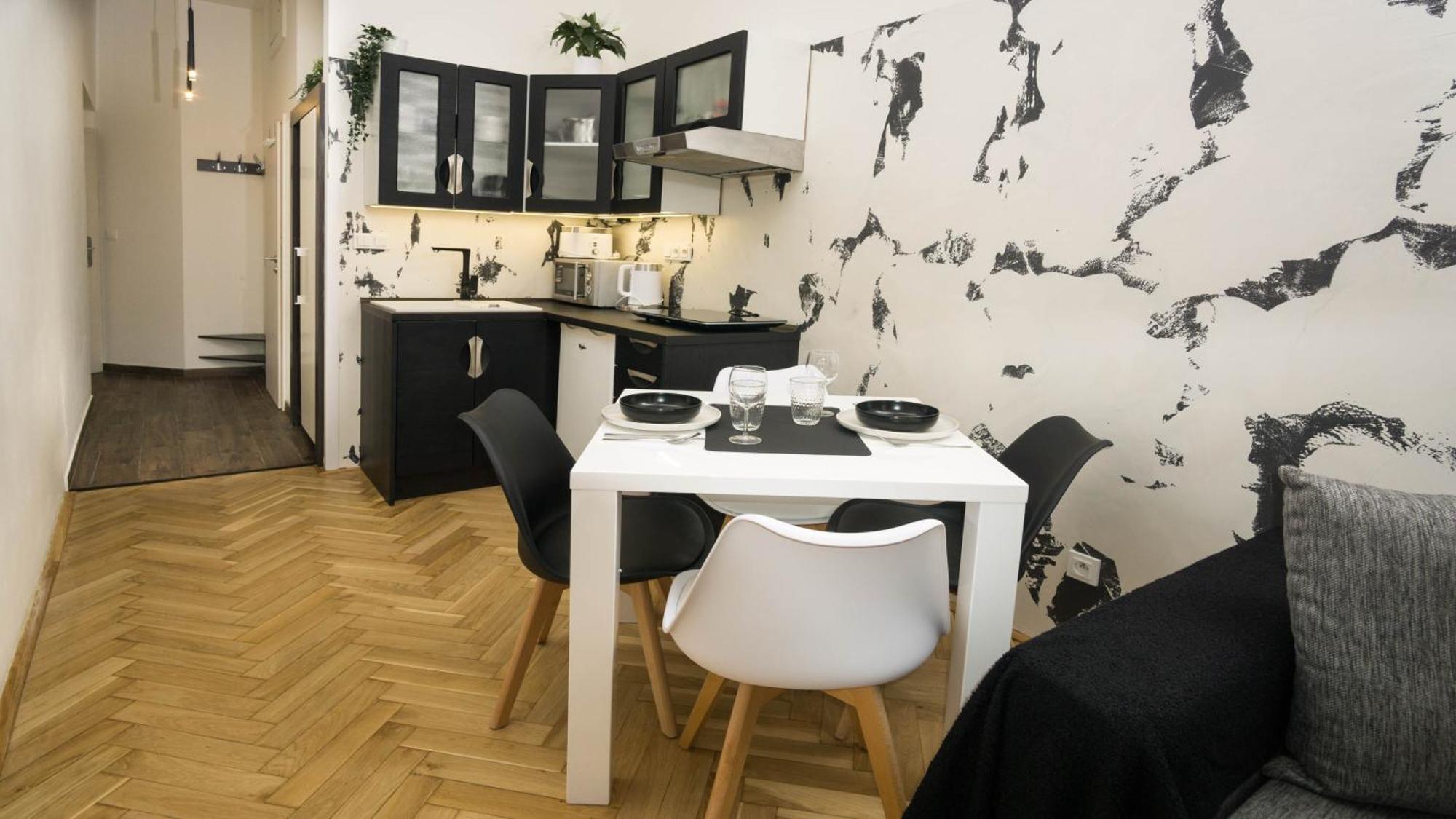 Black & White Apartment Prague By Wenceslas Square And Muzeum 외부 사진