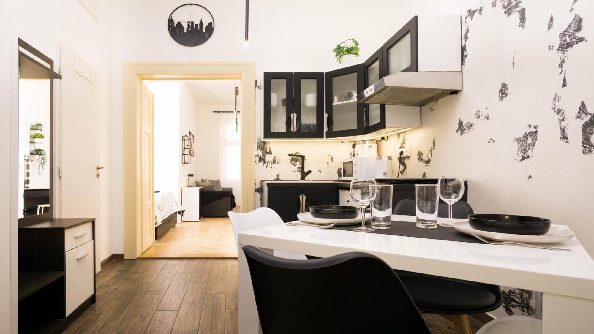 Black & White Apartment Prague By Wenceslas Square And Muzeum 객실 사진