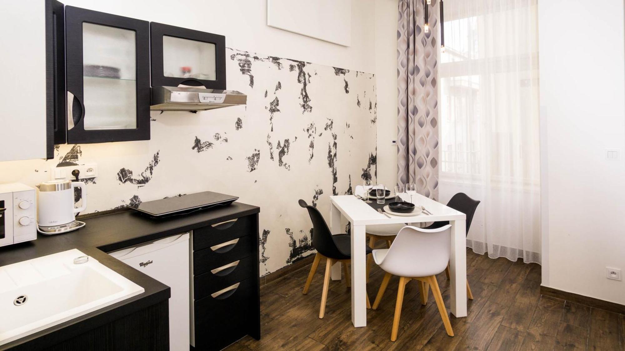 Black & White Apartment Prague By Wenceslas Square And Muzeum 외부 사진