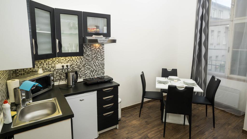 Black & White Apartment Prague By Wenceslas Square And Muzeum 객실 사진