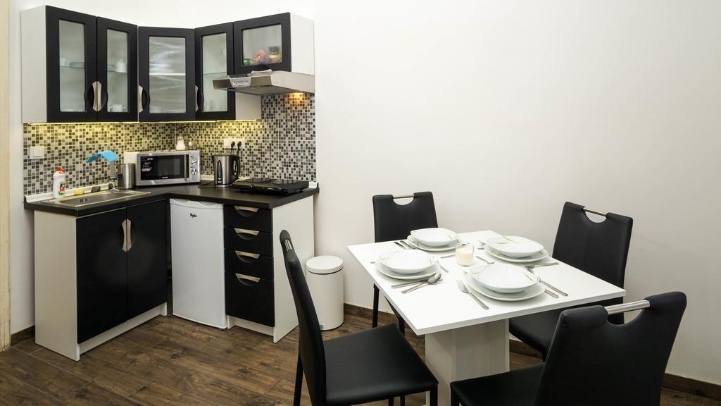 Black & White Apartment Prague By Wenceslas Square And Muzeum 객실 사진